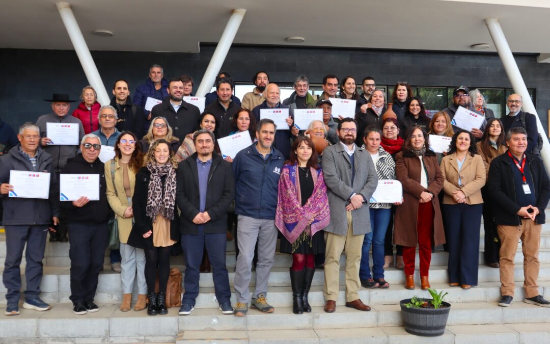 Pequeños agricultores de Tiltil reciben certificación en Producción Limpia