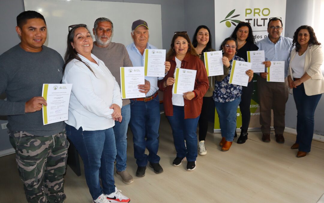 Entrega de certificados en Pro Tiltil