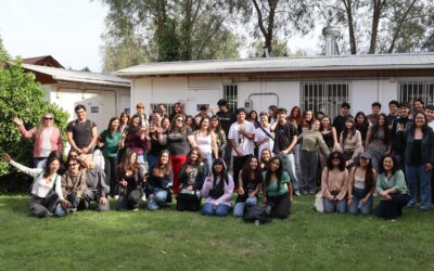 Alumnos de la UC visitan Tiltil para conocer experiencias de colaboración público-privadas